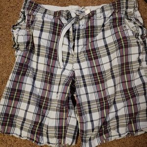 Old navy plaid shorts